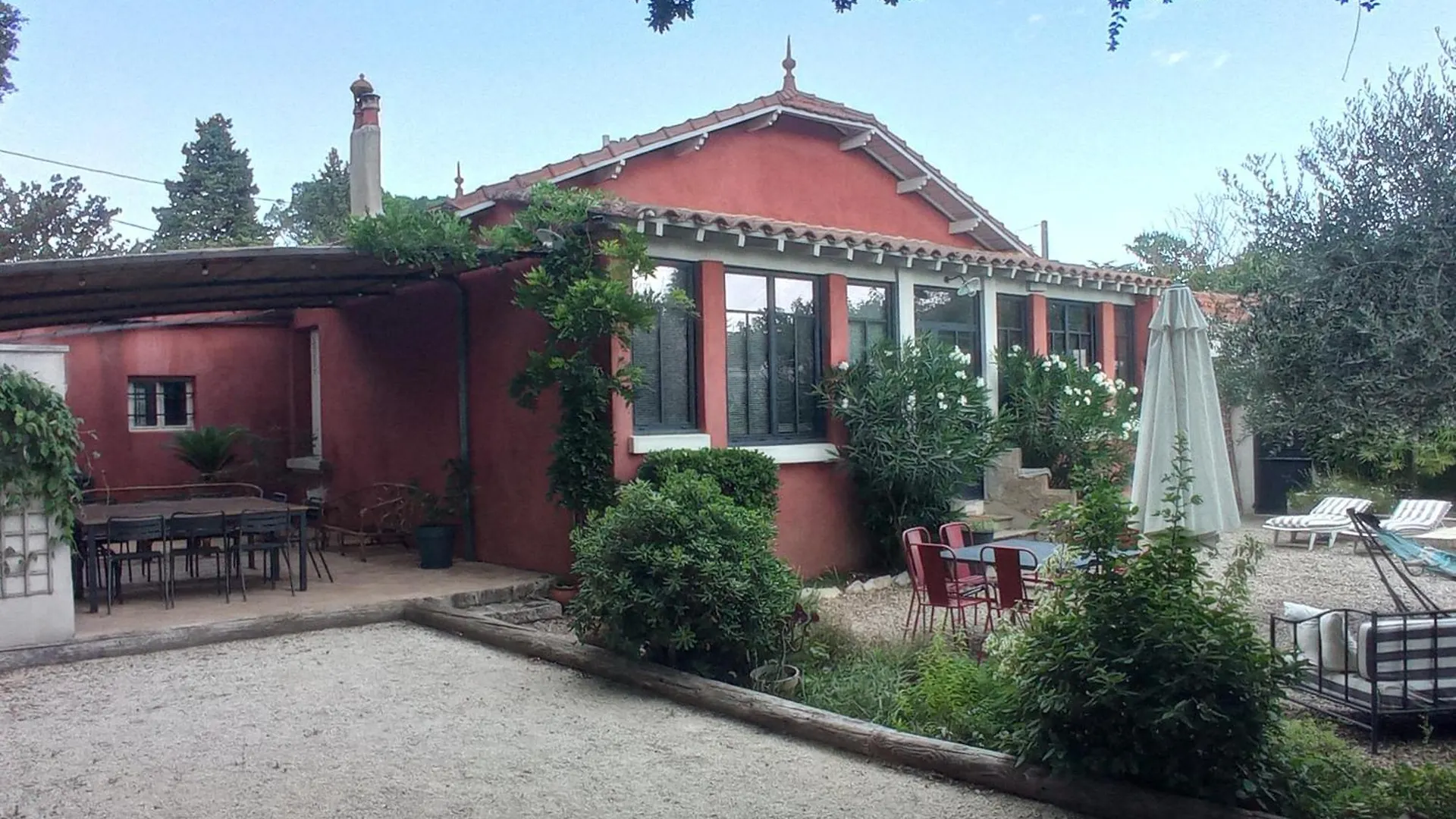Les Trois Ifs Villa Villeneuve-les-Avignon France